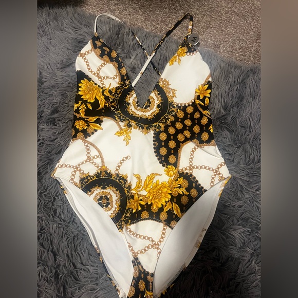 Swimwear One Pie Ivory/Black - Picture 1 of 9